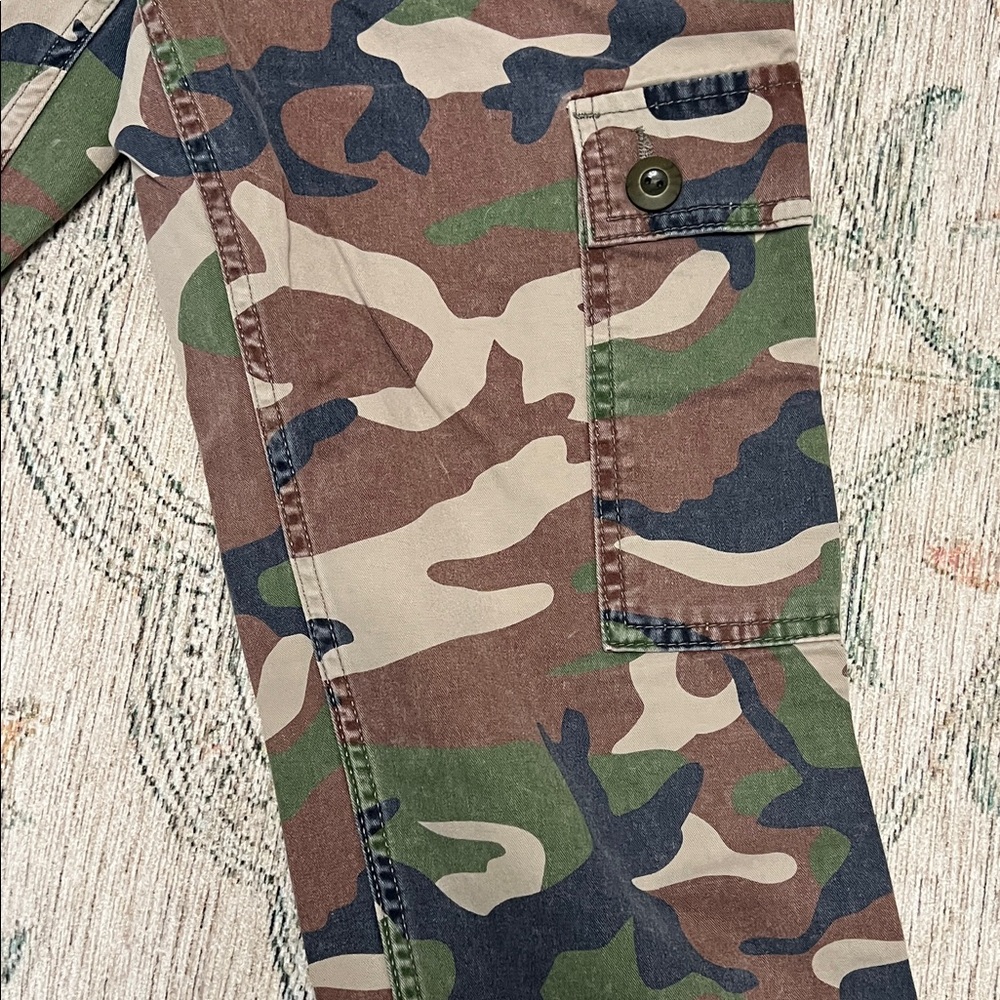 Urban Outfitters Camouflage Cargo Joggers - Picture 4 of 6